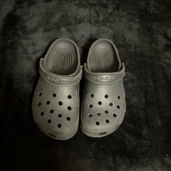 black crocs - Picture 1 of 2